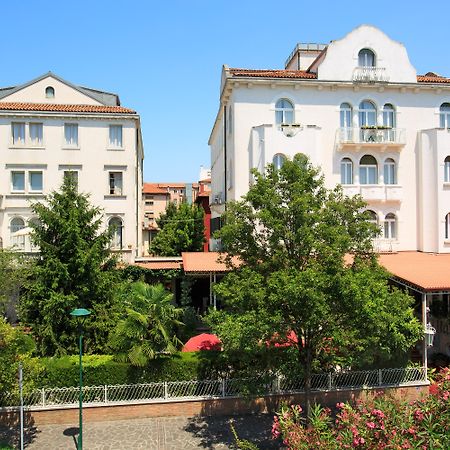 โรงแรมเบียซุตติ Lido di Venezia ภายนอก รูปภาพ