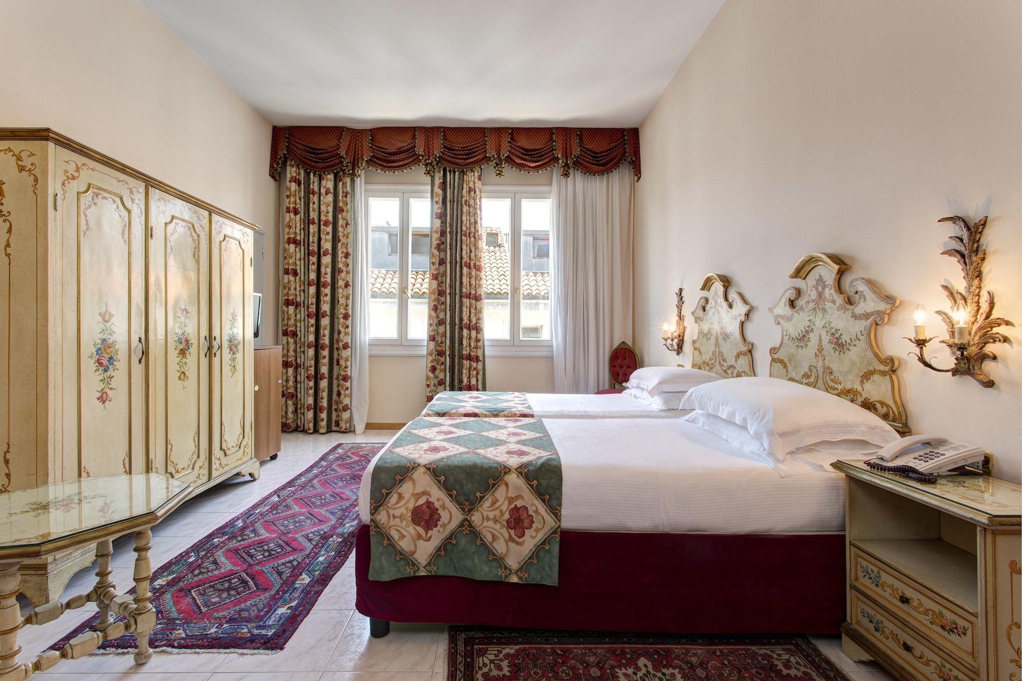 โรงแรมเบียซุตติ Lido di Venezia ภายนอก รูปภาพ
