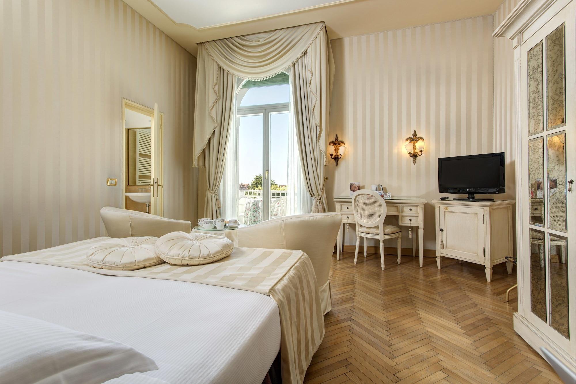 โรงแรมเบียซุตติ Lido di Venezia ภายนอก รูปภาพ