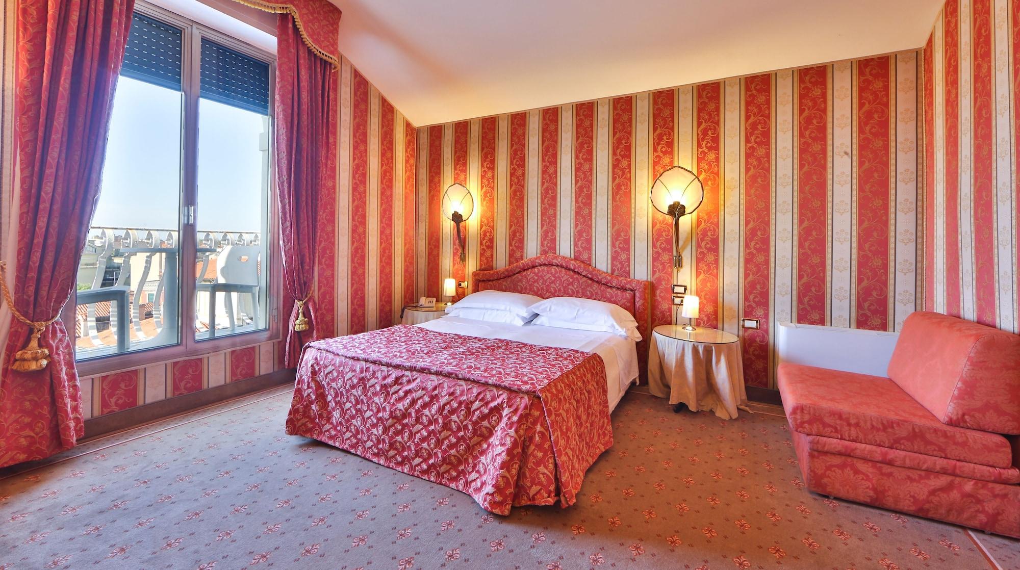 โรงแรมเบียซุตติ Lido di Venezia ภายนอก รูปภาพ