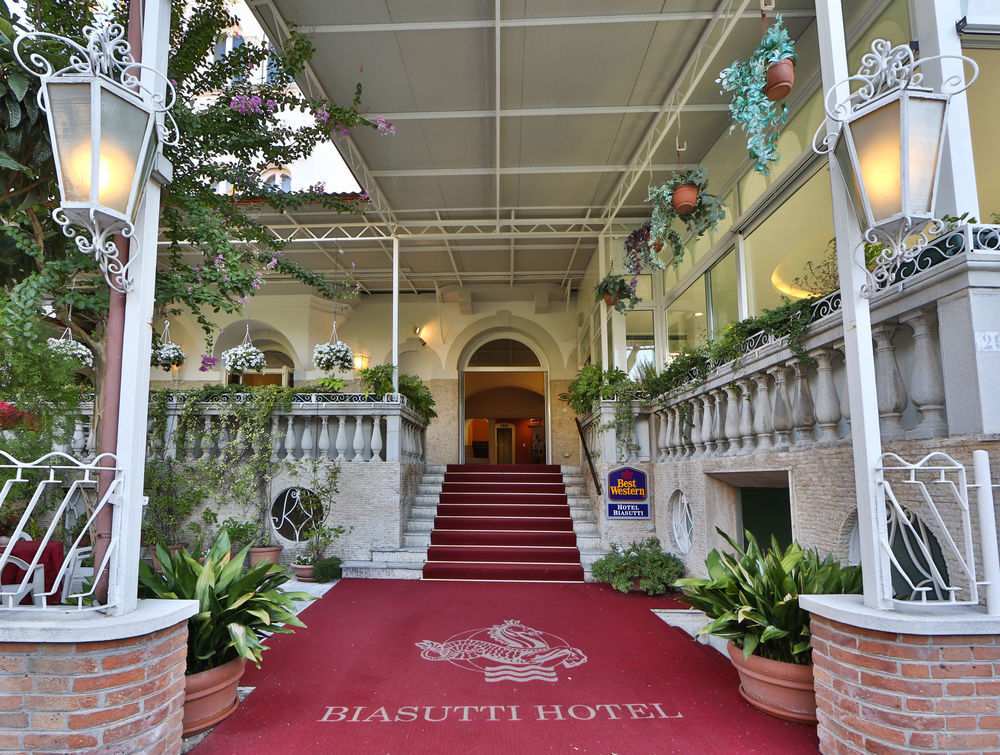 โรงแรมเบียซุตติ Lido di Venezia ภายนอก รูปภาพ
